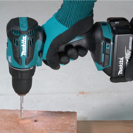 PARAFUSADEIRA/FURADEIRA DE IMPACTO MAKITA  DDF490WVX 18V 
