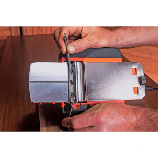 PLAINA BLACK & DECKER 710W - BEW712