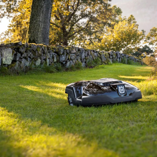 ROBÔ CORTADOR DE GRAMA  HUSQVARNA AM310